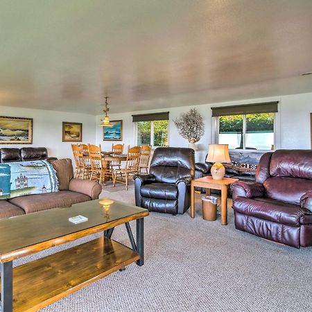 Cliffside Lighthouse Beach Home With Ocean View Coos Bay Bagian luar foto