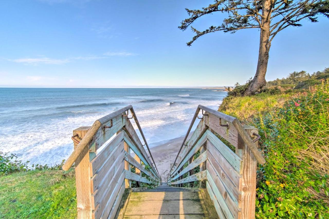 Cliffside Lighthouse Beach Home With Ocean View Coos Bay Bagian luar foto