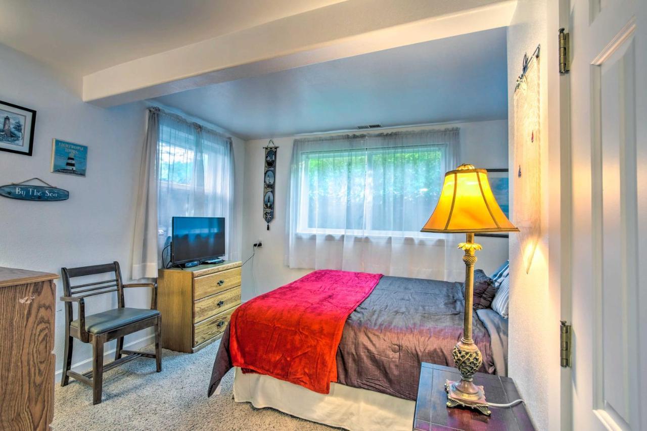 Cliffside Lighthouse Beach Home With Ocean View Coos Bay Bagian luar foto